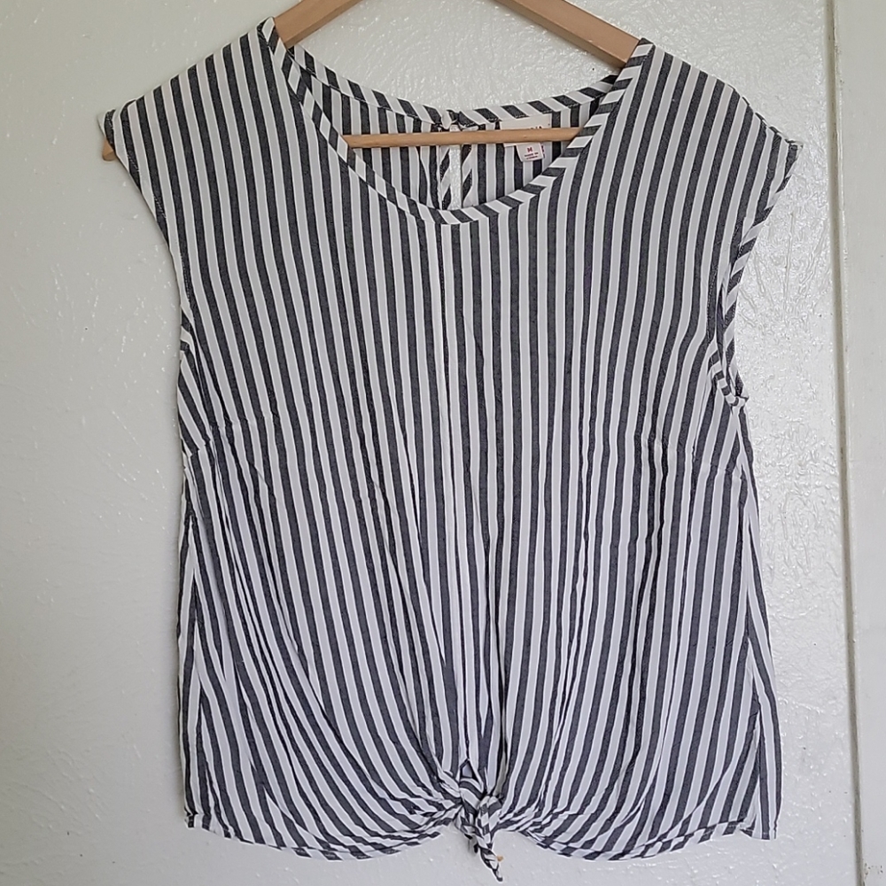 Merona sleaveless less blouse